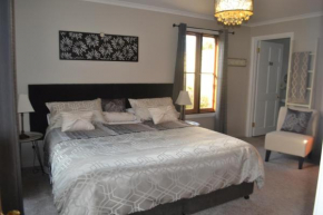Отель Mulberry Cottage Unique B&B Accommodation  Ричмонд